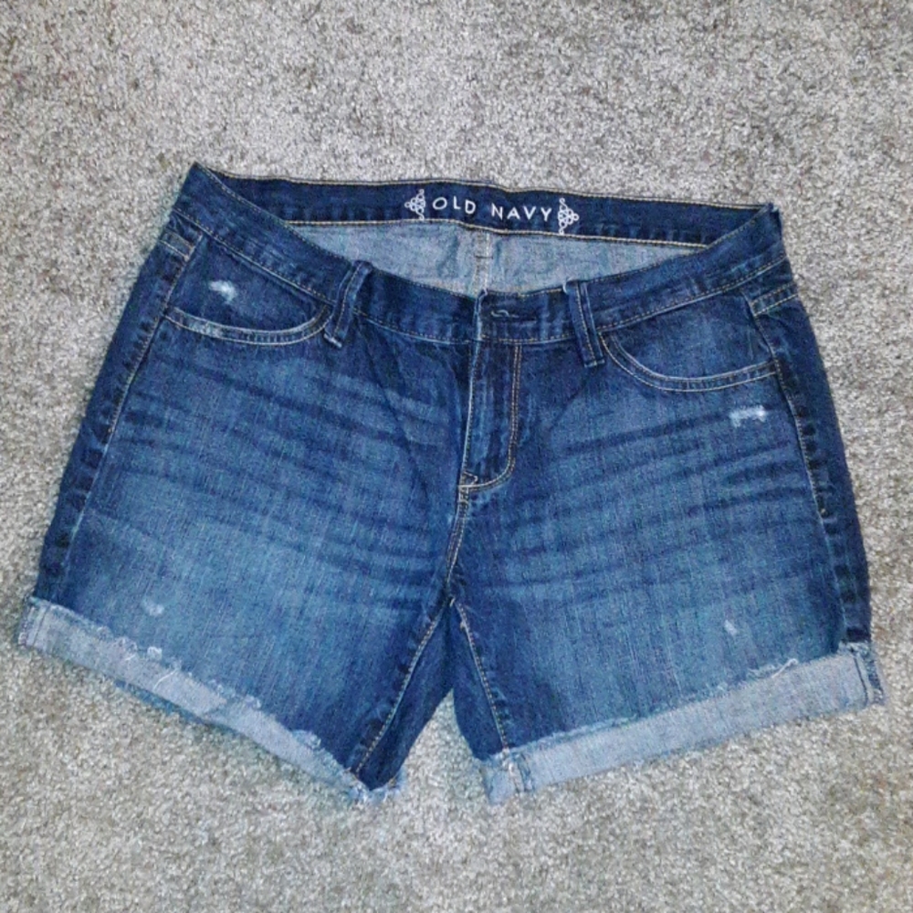 Shorts - Picture 2 of 5